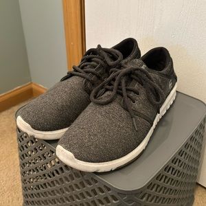 Etnies Scout skate shoe. Men 11. Worn w/o box